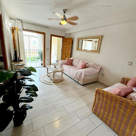 Apartamentos Rosi - 5-10 Minute Walk To La Zenia Beach, Beach Bar, Cliff Walk, Shops, Paddys Point, Cabo Roig - Free Fast Fibre Optic Broadband - No Deposit Required Orihuela Eksteriør bilde