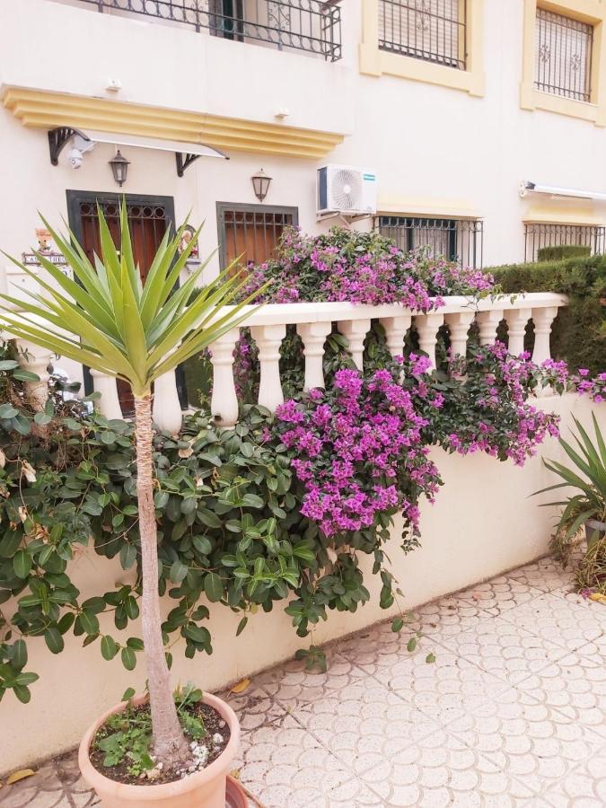 Apartamentos Rosi - 5-10 Minute Walk To La Zenia Beach, Beach Bar, Cliff Walk, Shops, Paddys Point, Cabo Roig - Free Fast Fibre Optic Broadband - No Deposit Required Orihuela Eksteriør bilde