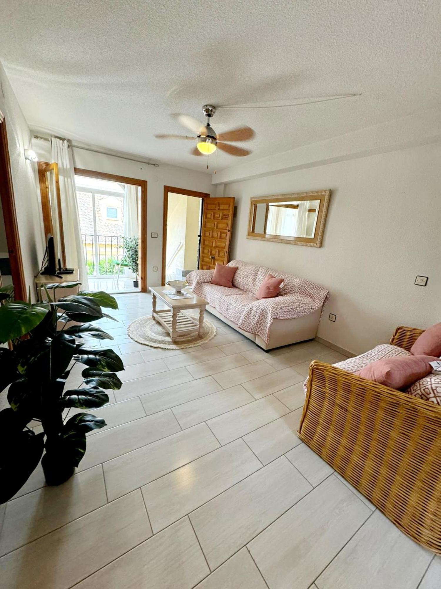 Apartamentos Rosi - 5-10 Minute Walk To La Zenia Beach, Beach Bar, Cliff Walk, Shops, Paddys Point, Cabo Roig - Free Fast Fibre Optic Broadband - No Deposit Required Orihuela Eksteriør bilde