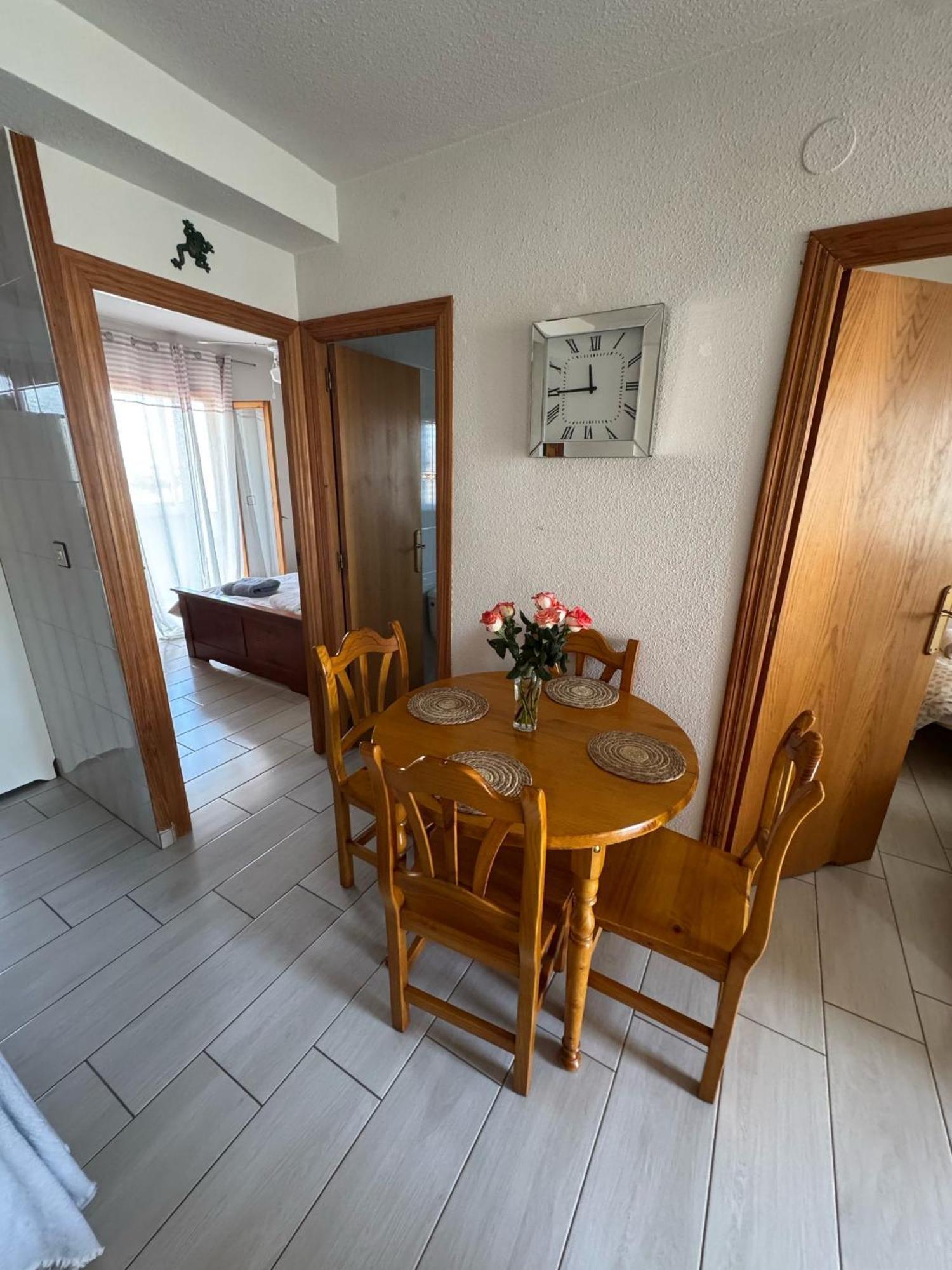 Apartamentos Rosi - 5-10 Minute Walk To La Zenia Beach, Beach Bar, Cliff Walk, Shops, Paddys Point, Cabo Roig - Free Fast Fibre Optic Broadband - No Deposit Required Orihuela Eksteriør bilde